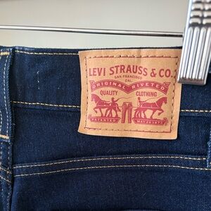 BNWOT Levi’s 725